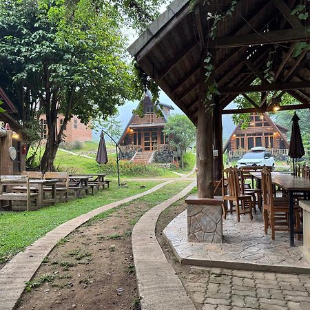Hotel Ban Kaew Mo Ra Glamping & Restaurant Pang Mapha Exteriér fotografie