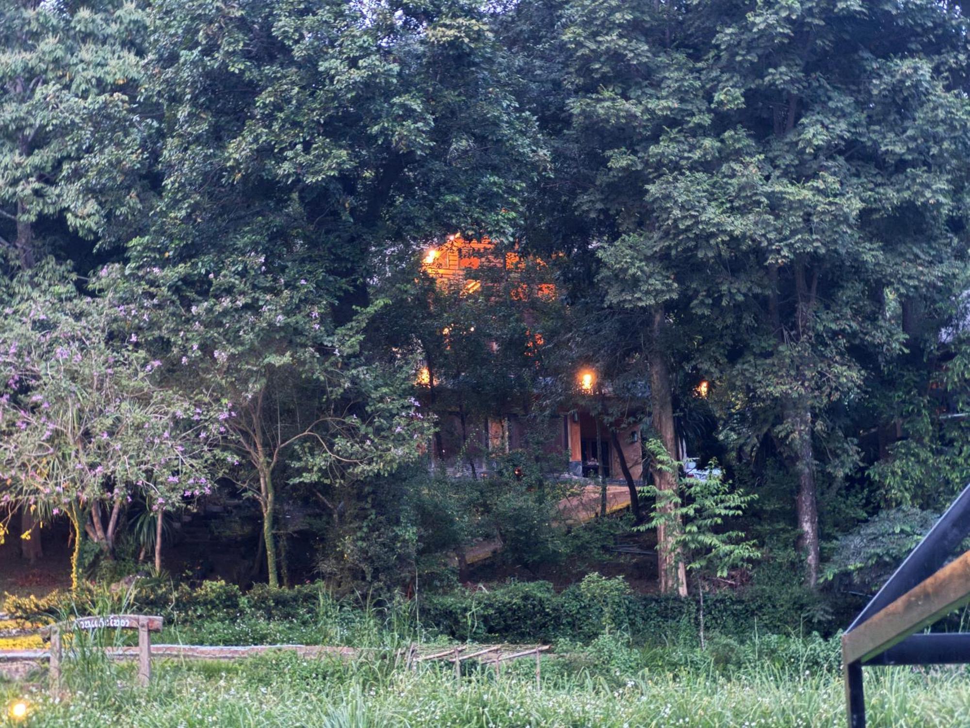 Hotel Ban Kaew Mo Ra Glamping & Restaurant Pang Mapha Exteriér fotografie