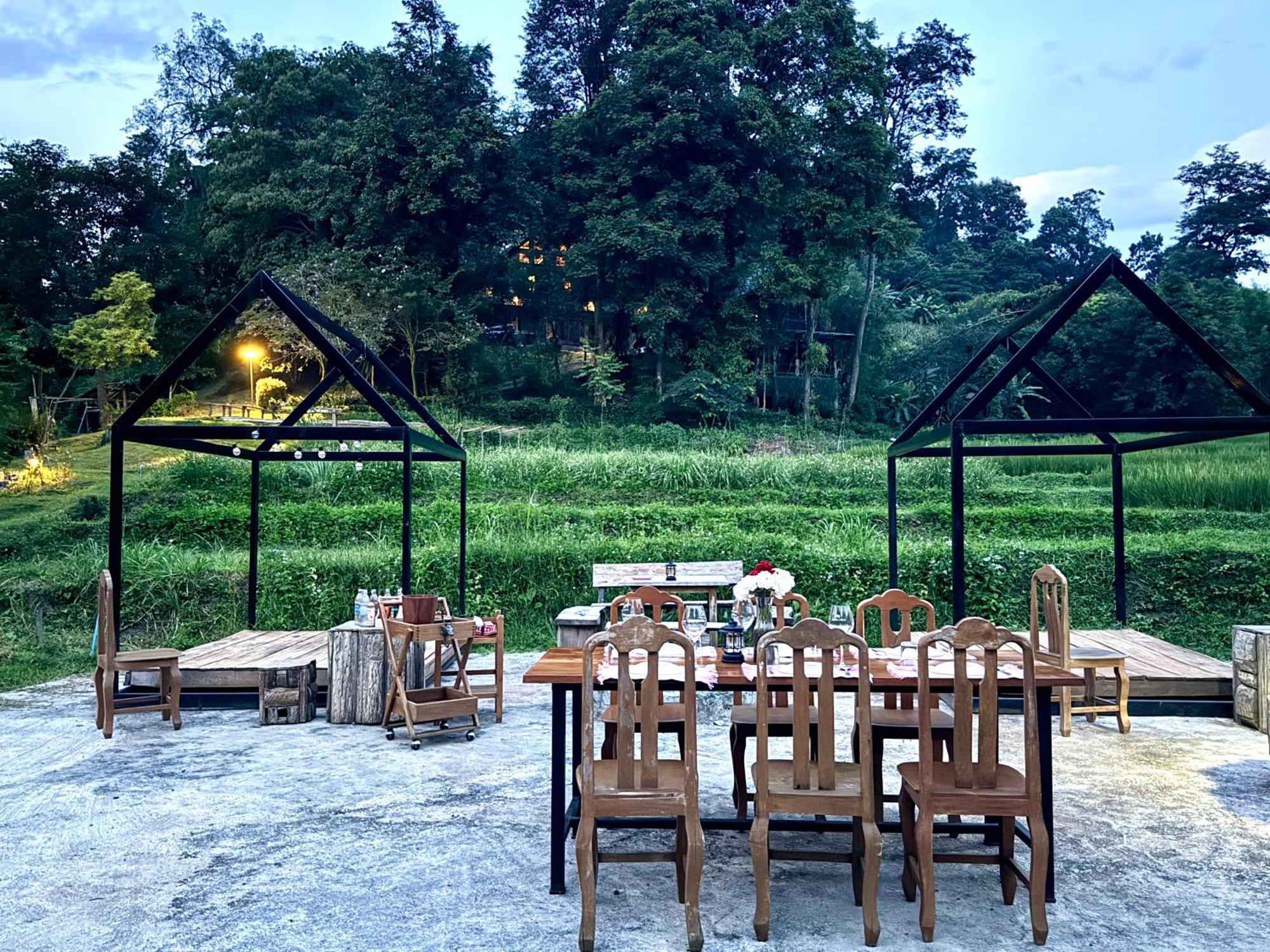 Hotel Ban Kaew Mo Ra Glamping & Restaurant Pang Mapha Exteriér fotografie