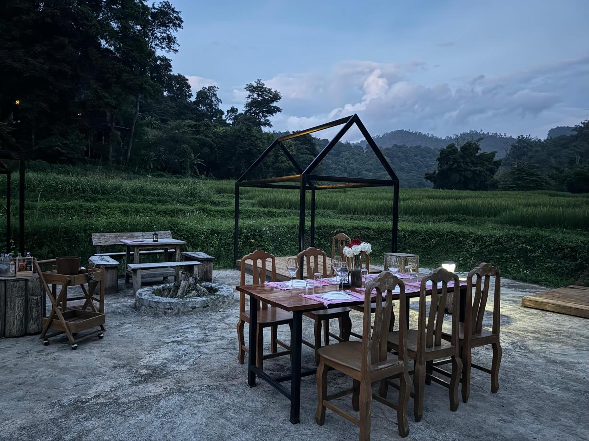 Hotel Ban Kaew Mo Ra Glamping & Restaurant Pang Mapha Exteriér fotografie
