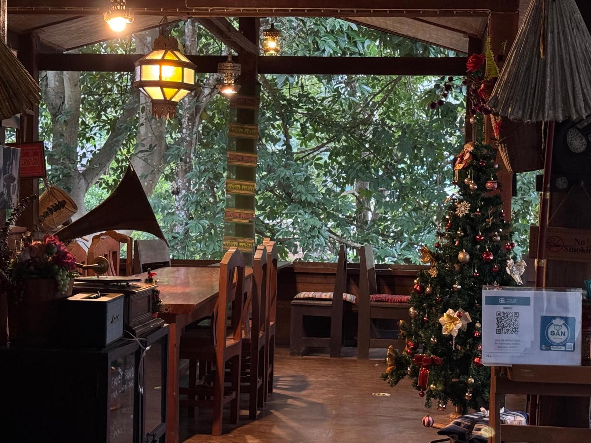 Hotel Ban Kaew Mo Ra Glamping & Restaurant Pang Mapha Exteriér fotografie