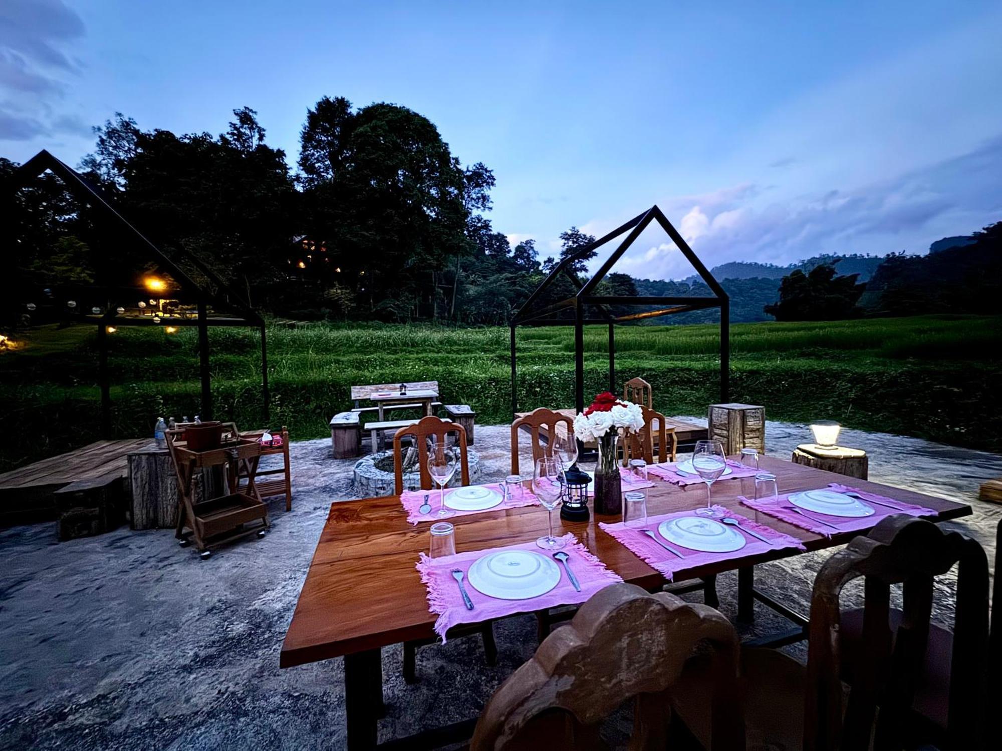 Hotel Ban Kaew Mo Ra Glamping & Restaurant Pang Mapha Exteriér fotografie