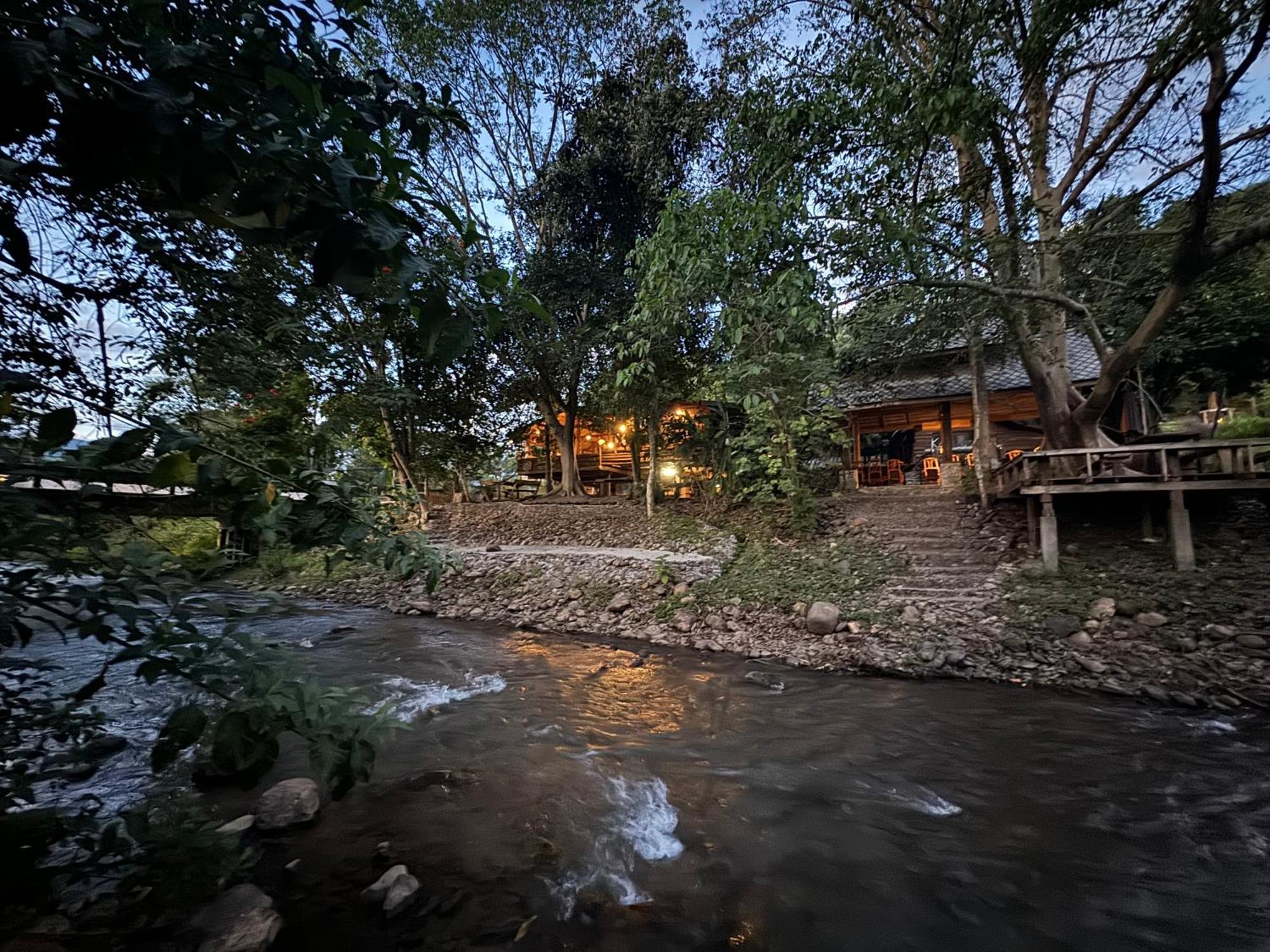 Hotel Ban Kaew Mo Ra Glamping & Restaurant Pang Mapha Exteriér fotografie