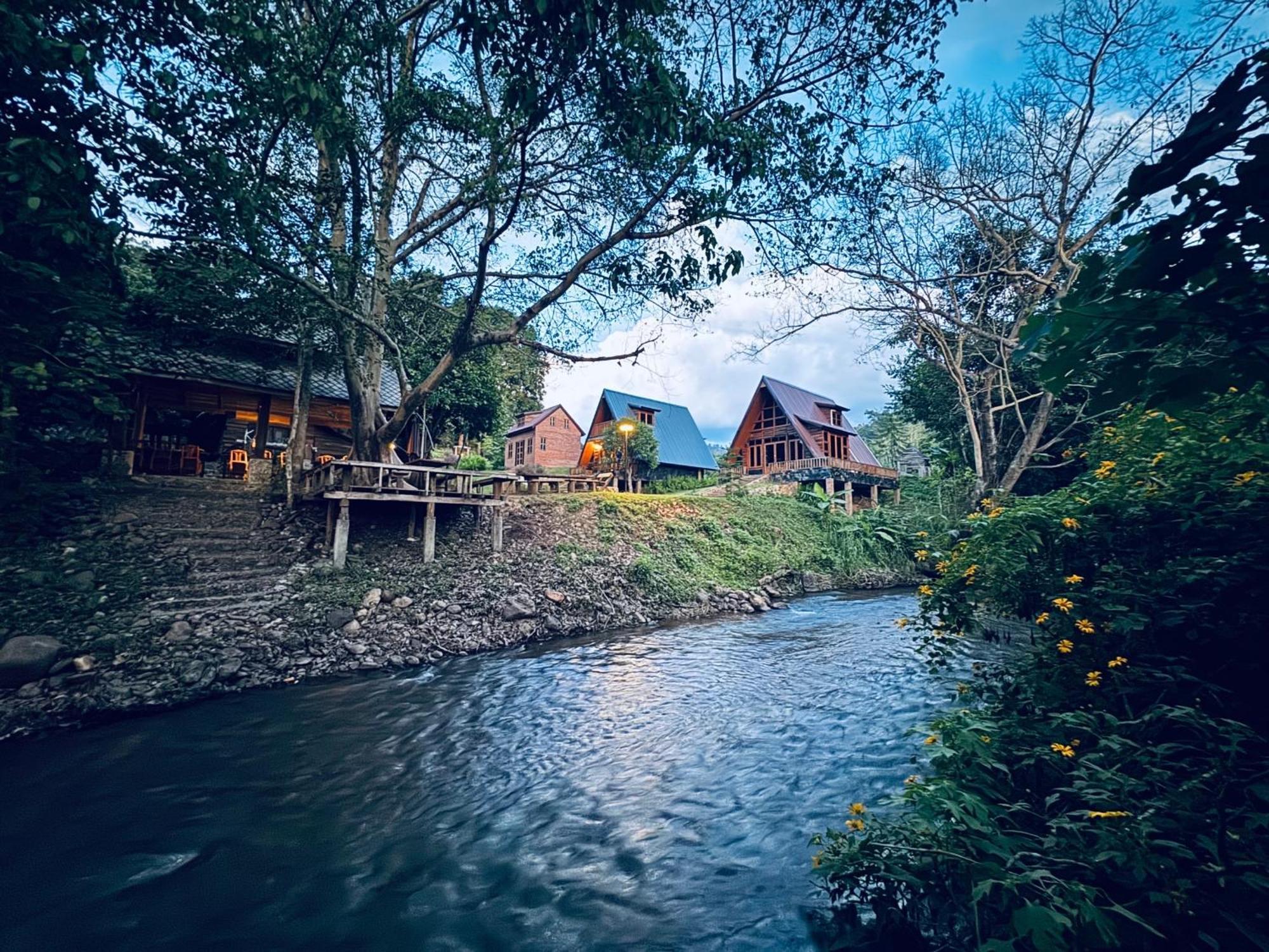 Hotel Ban Kaew Mo Ra Glamping & Restaurant Pang Mapha Exteriér fotografie